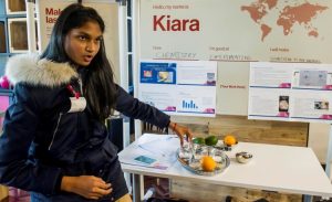 kiara-descubrimiento-google-awards-piel-naranjas